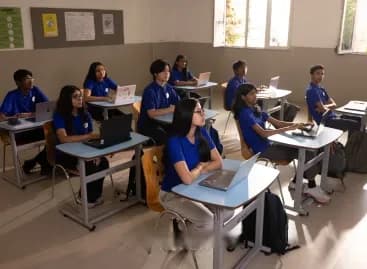 students choosing ib diploma subjects